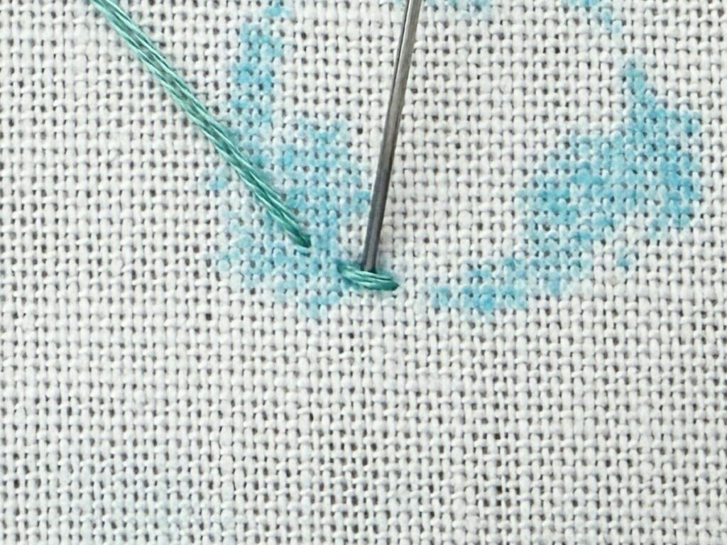 アウトラインステッチのやり方をミモザの刺繍で解説