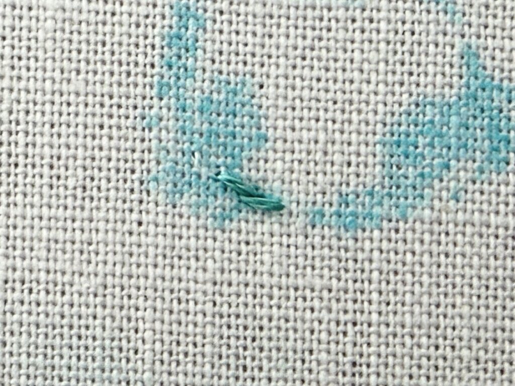 アウトラインステッチのやり方をミモザの刺繍で解説