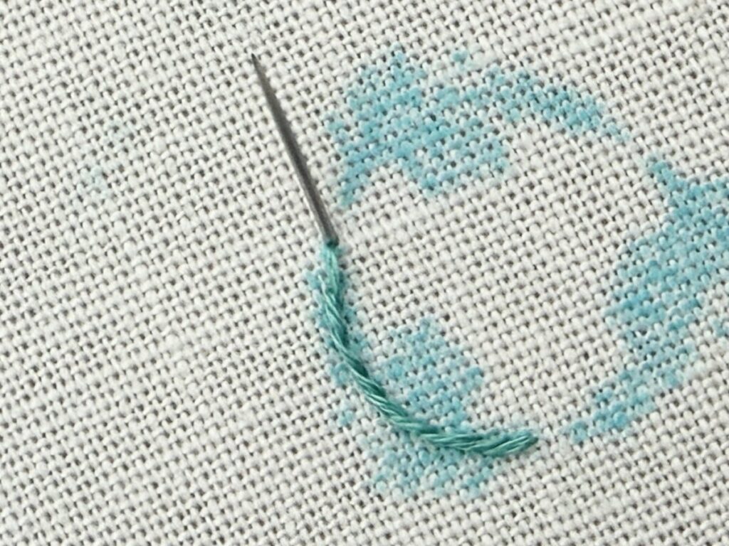 アウトラインステッチのやり方をミモザの刺繍で解説