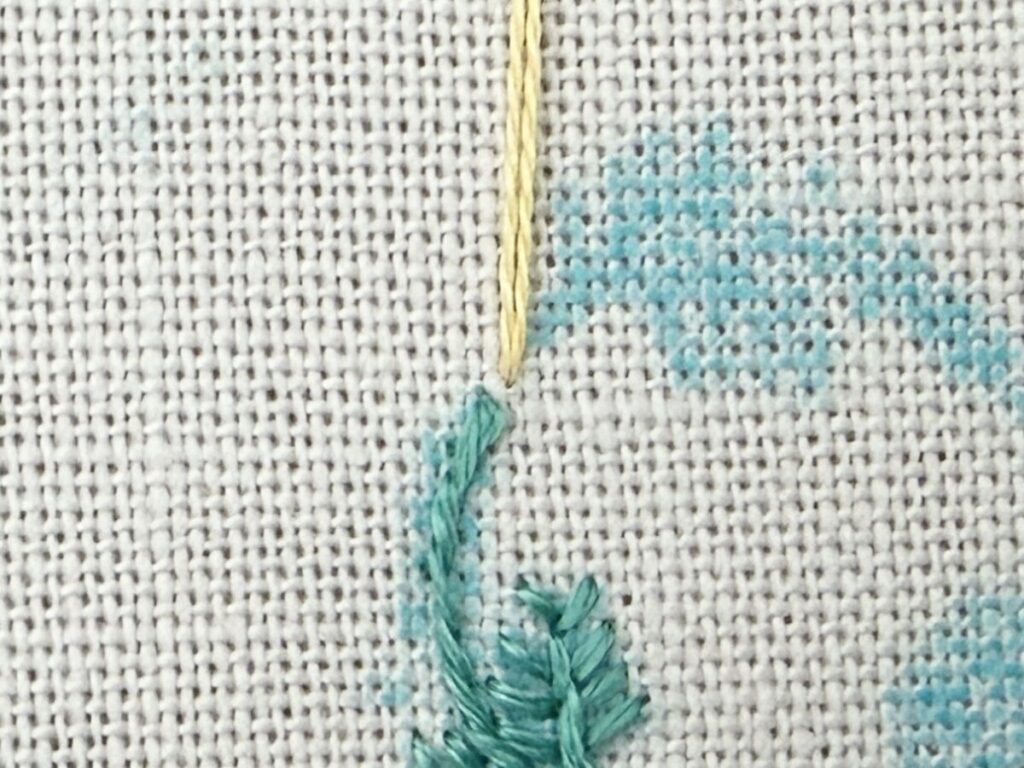 フレンチノットステッチのやり方をミモザの刺繍で解説