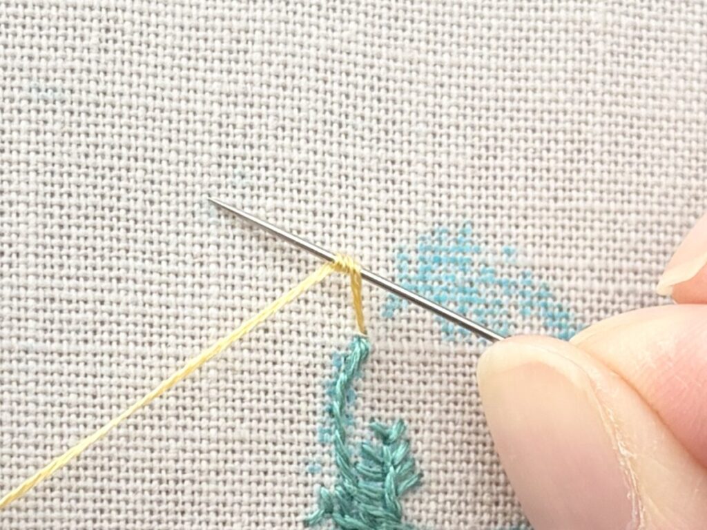 フレンチノットステッチのやり方をミモザの刺繍で解説