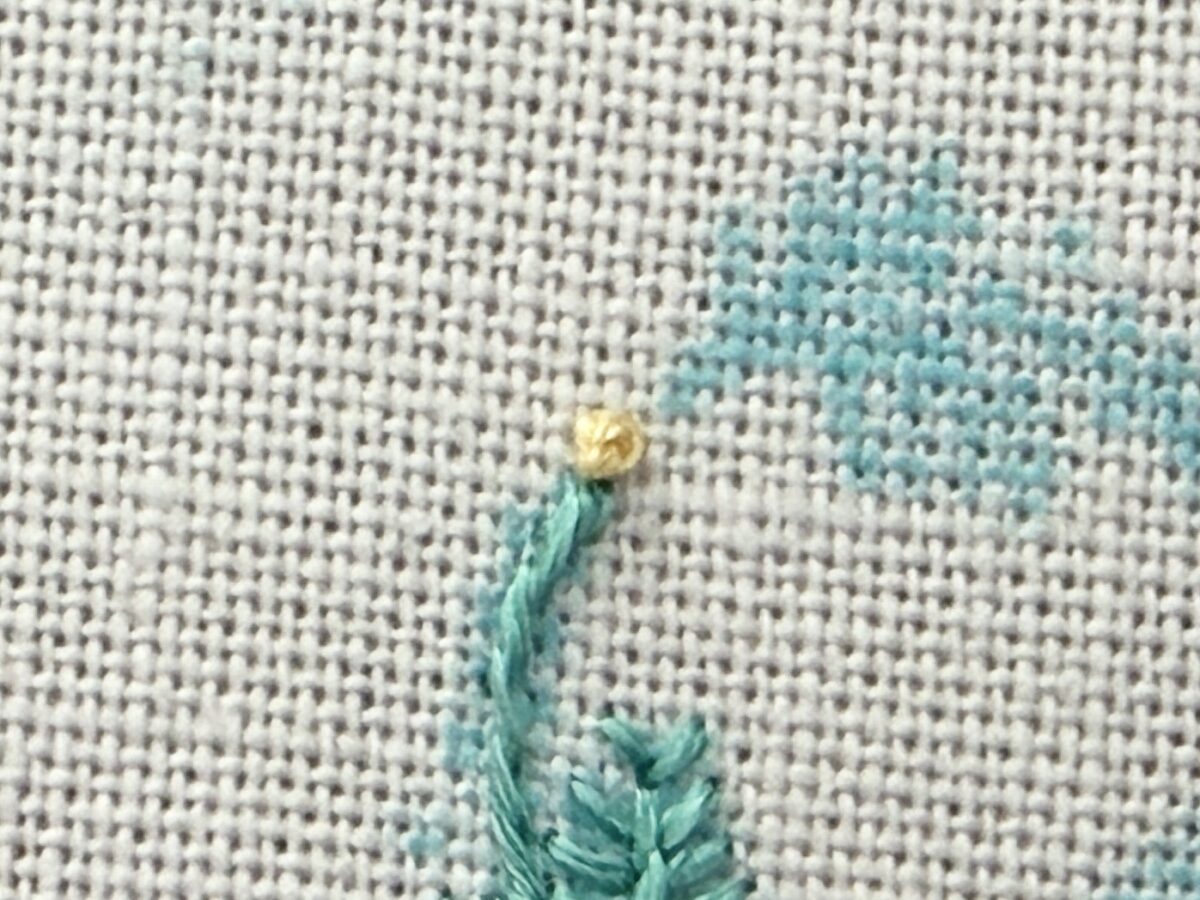 フレンチノットステッチのやり方をミモザの刺繍で解説