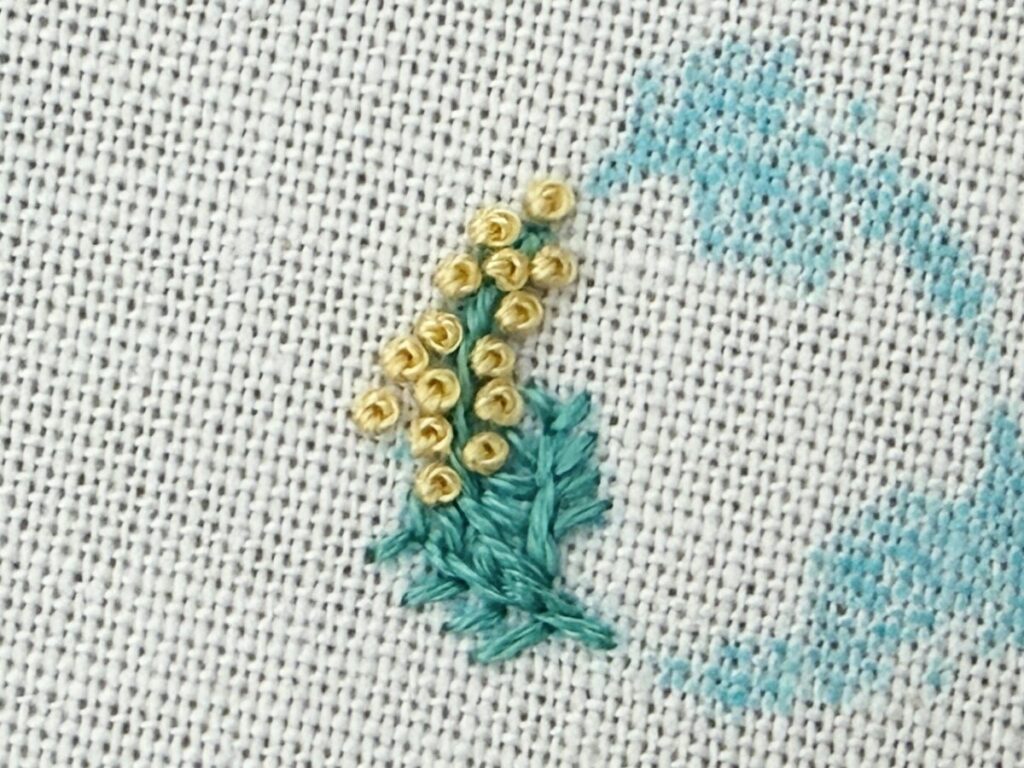 フレンチノットステッチのやり方をミモザの刺繍で解説